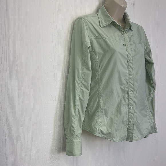 Patagonia - Sol Patrol Mint Long Sleeve Collared Button Down Hidden Pocket Top 2 - Picture 4 of 15
